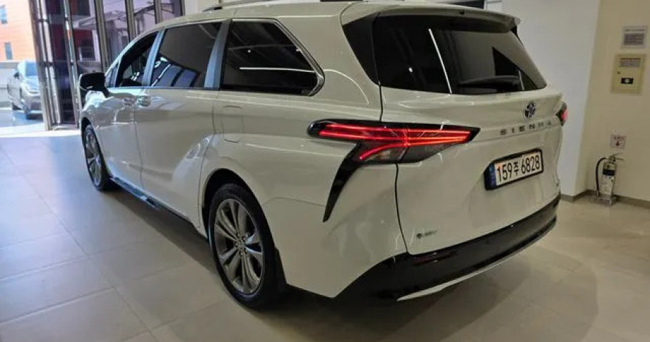 Toyota Sienna 