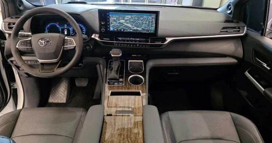 Toyota Sienna 