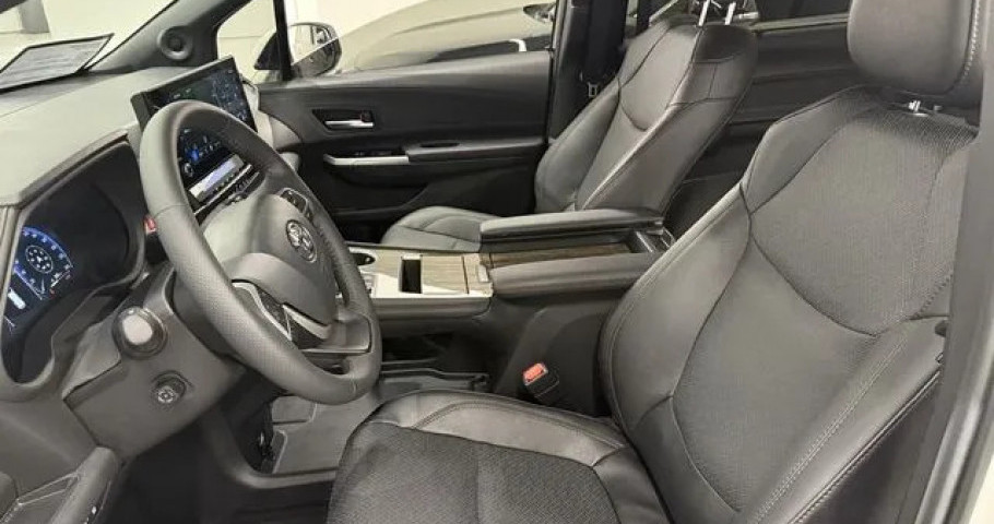 Toyota Sienna 