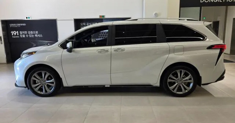 Toyota Sienna 