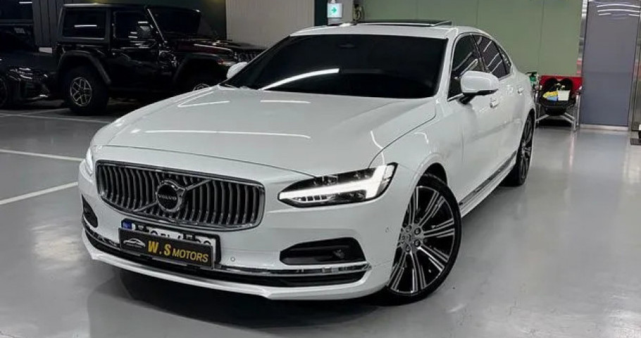 Volvo S90 