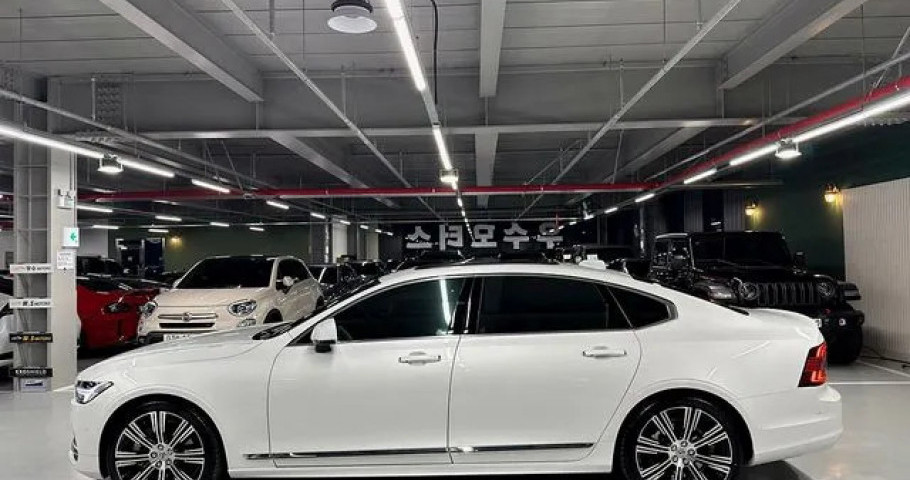 Volvo S90 