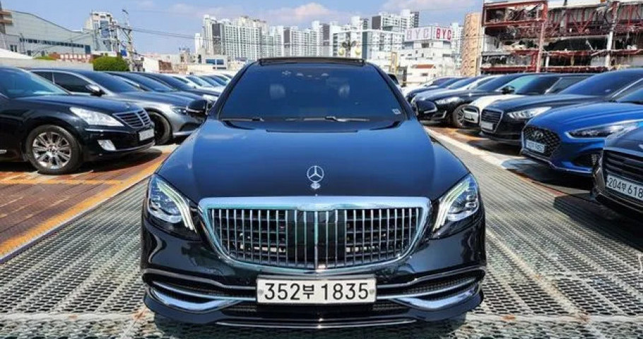 Mercedes-Benz S-Class 