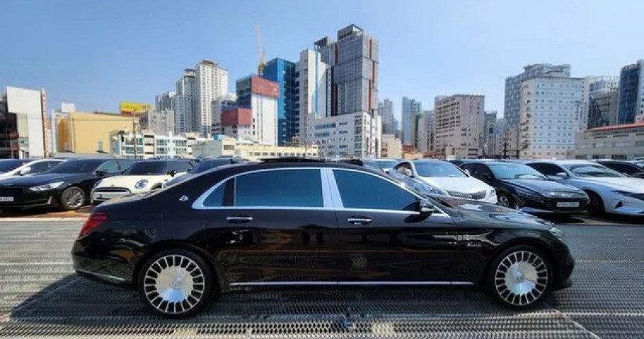 Mercedes-Benz S-Class 