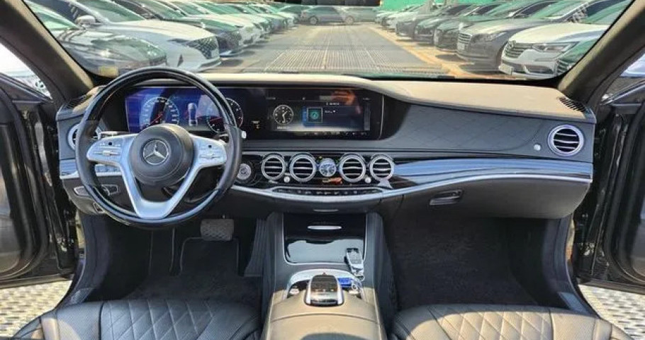 Mercedes-Benz S-Class 