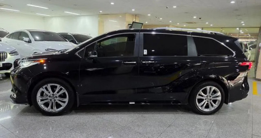 Toyota Sienna 
