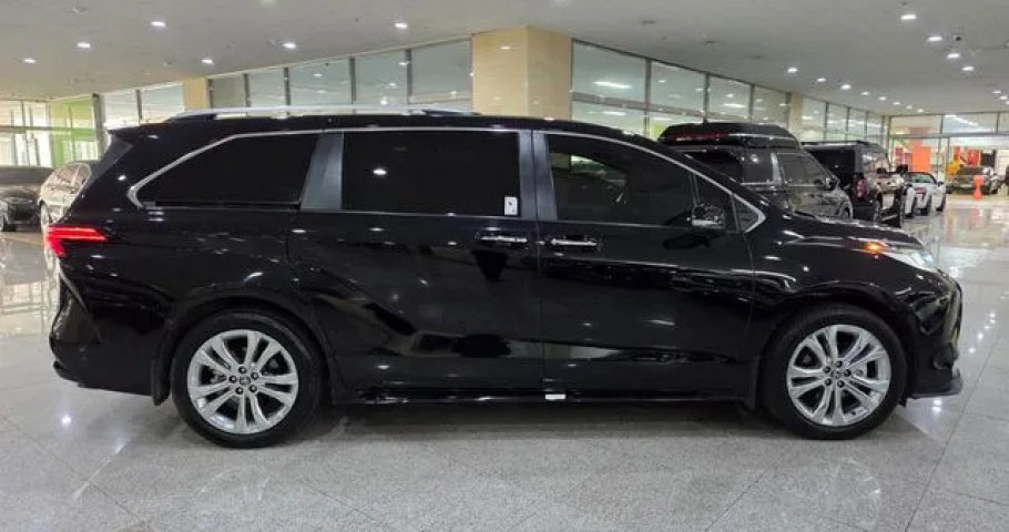 Toyota Sienna 