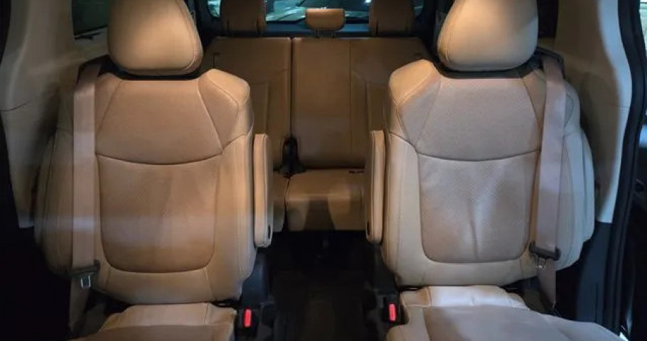 Toyota Sienna 