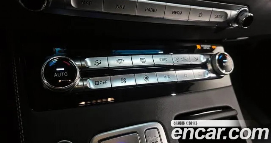 Genesis G90 