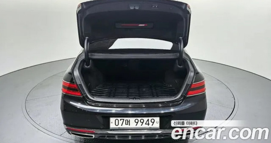 Genesis G90 