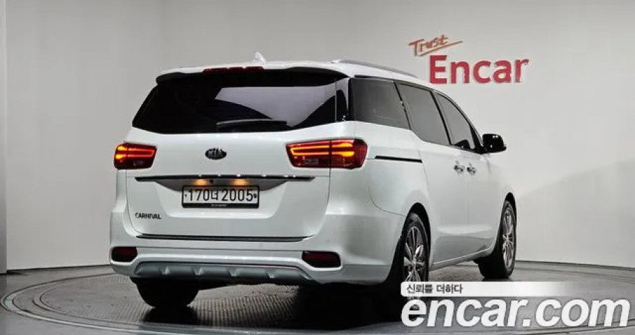 Kia Carnival 