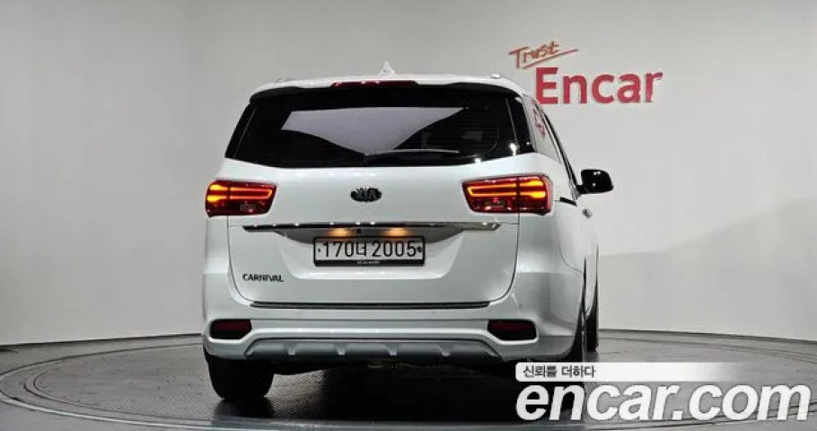 Kia Carnival 