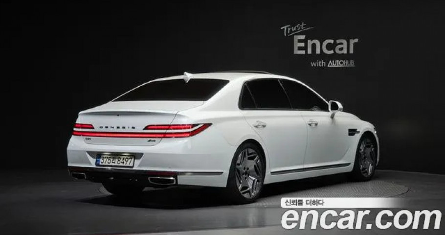 Genesis G90 