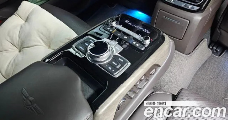 Genesis G90 