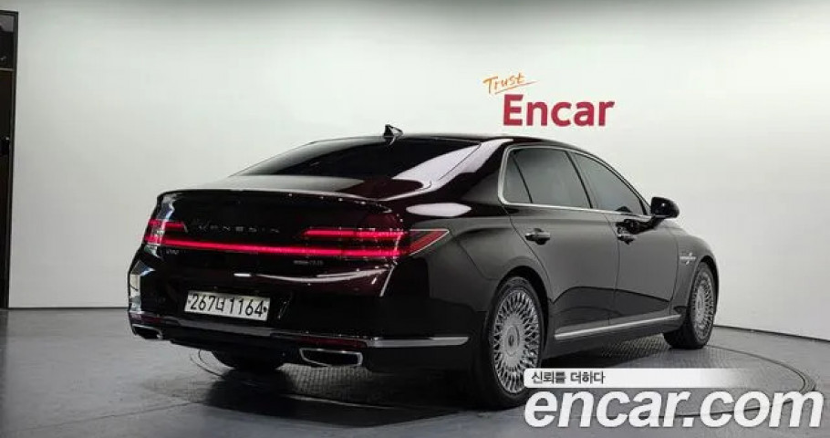 Genesis G90 