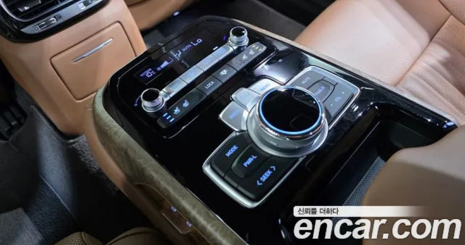 Genesis G90 