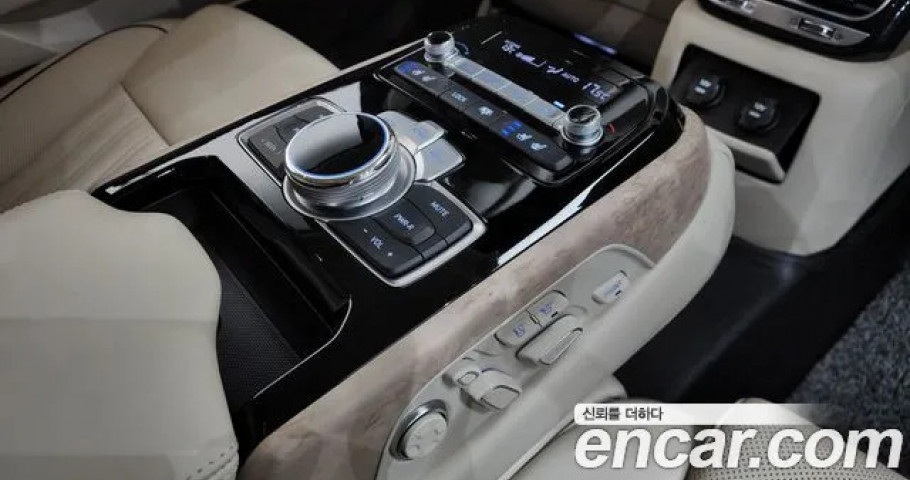 Genesis G90 