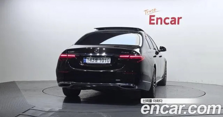 Mercedes-Benz S-Class 