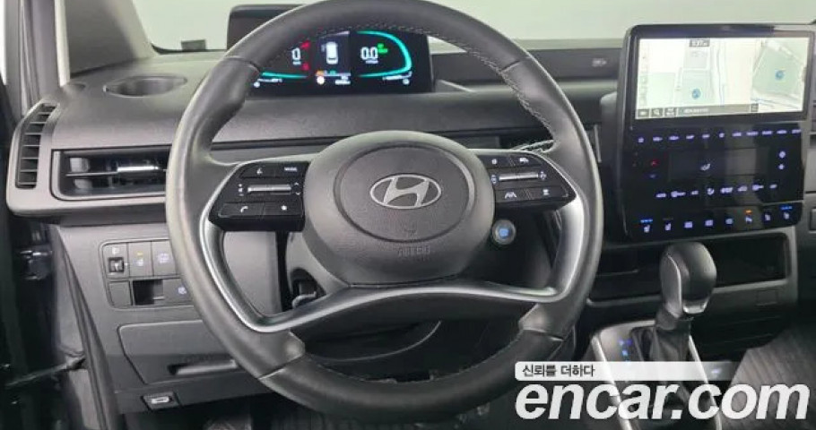 Hyundai Staria 