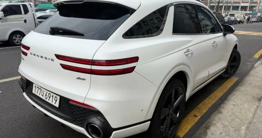 Genesis Gv70 
