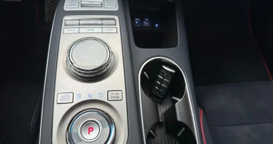 Genesis Gv70 