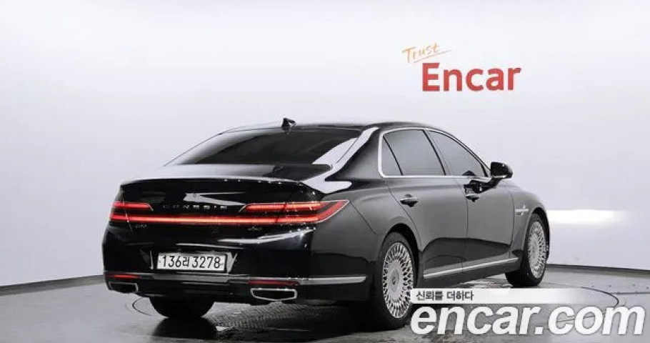 Genesis G90 