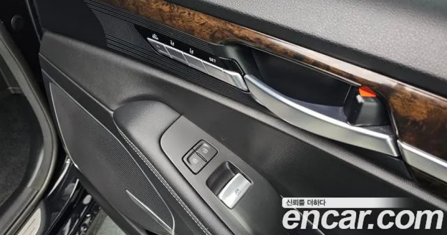 Genesis G90 