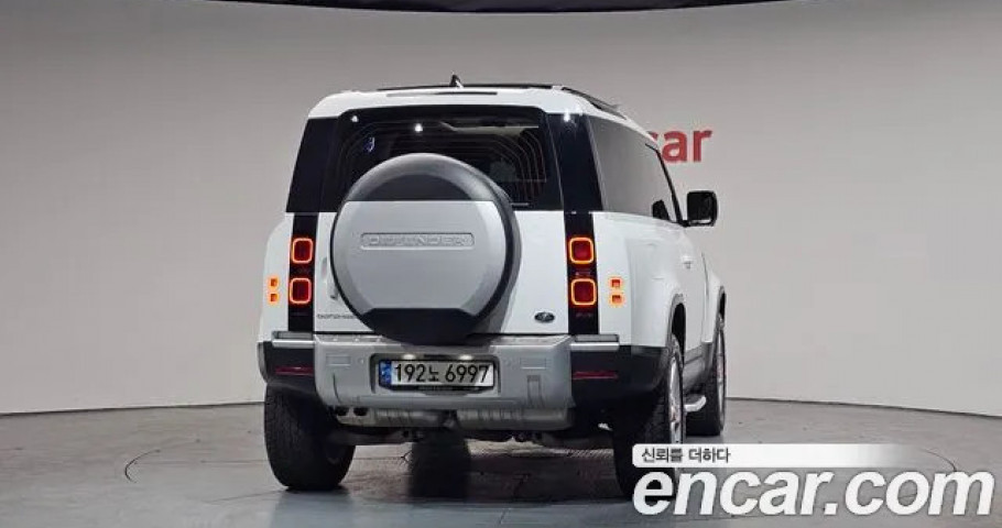 Land Rover Defender 