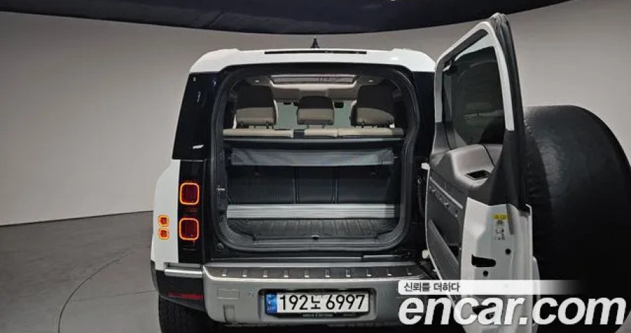 Land Rover Defender 