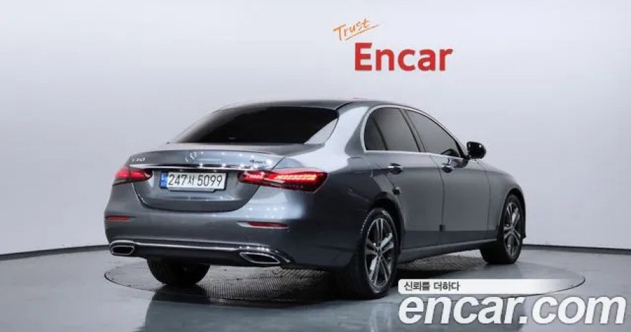 Mercedes-Benz E-Class 