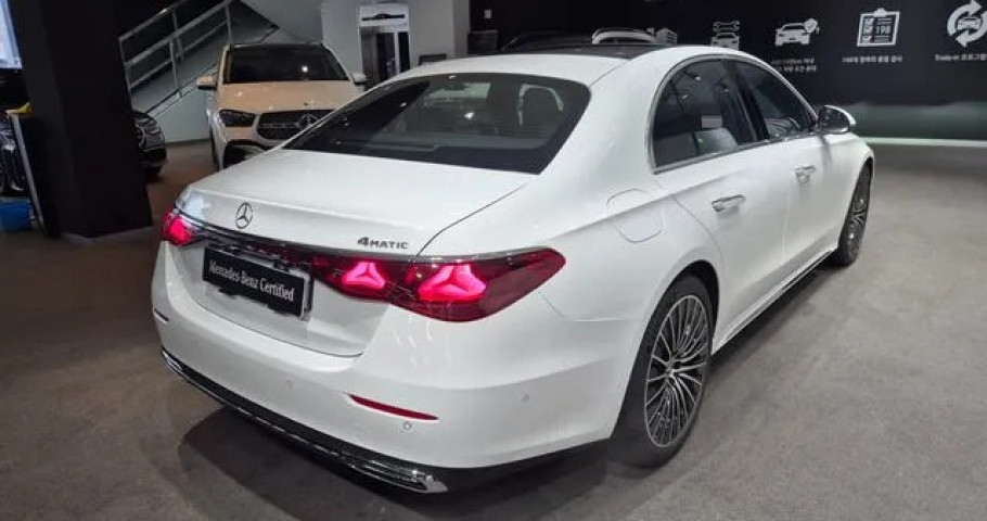 Mercedes-Benz E-Class 