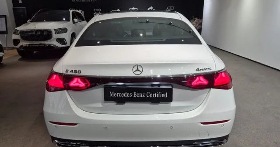 Mercedes-Benz E-Class 
