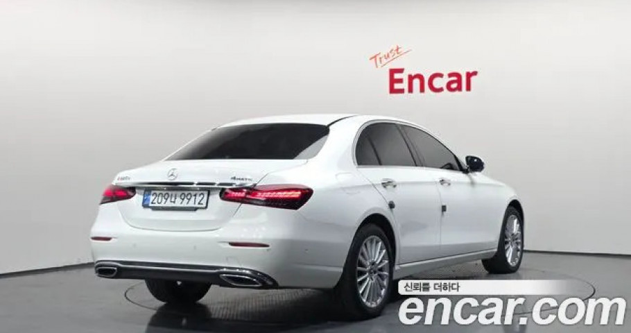 Mercedes-Benz E-Class 