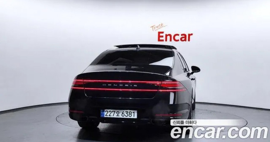Genesis G90 