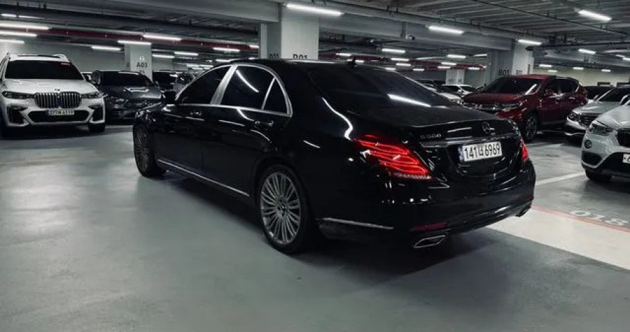 Mercedes-Benz S-Class 