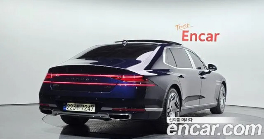 Genesis G90 