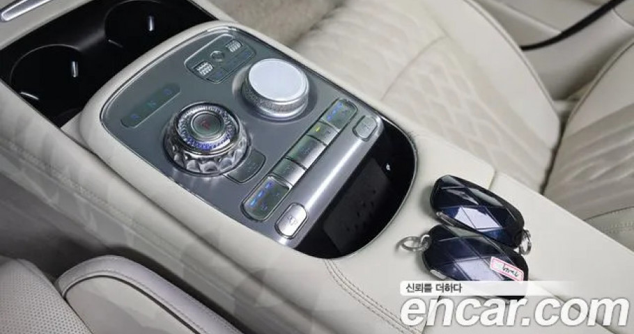 Genesis G90 