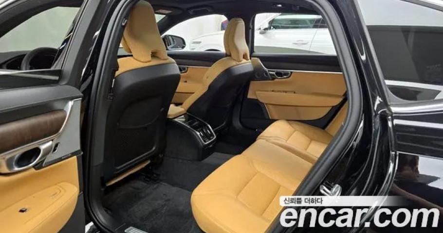 Volvo S90 