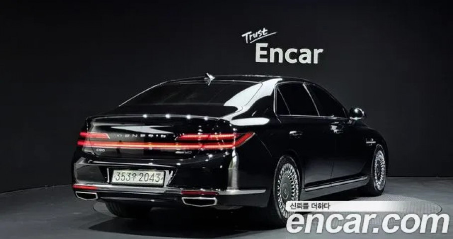 Genesis G90 