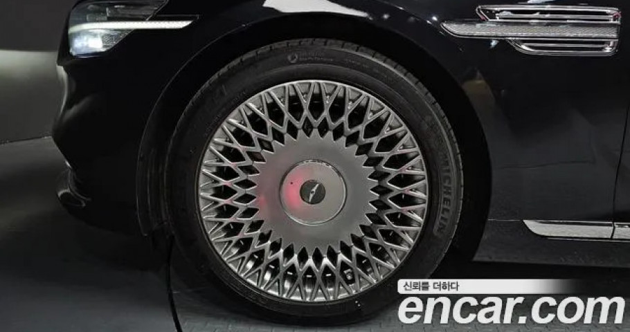 Genesis G90 