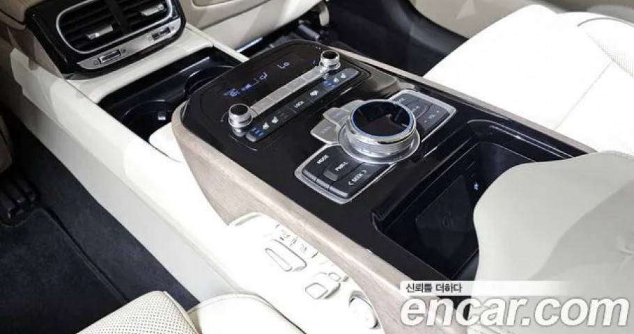 Genesis G90 