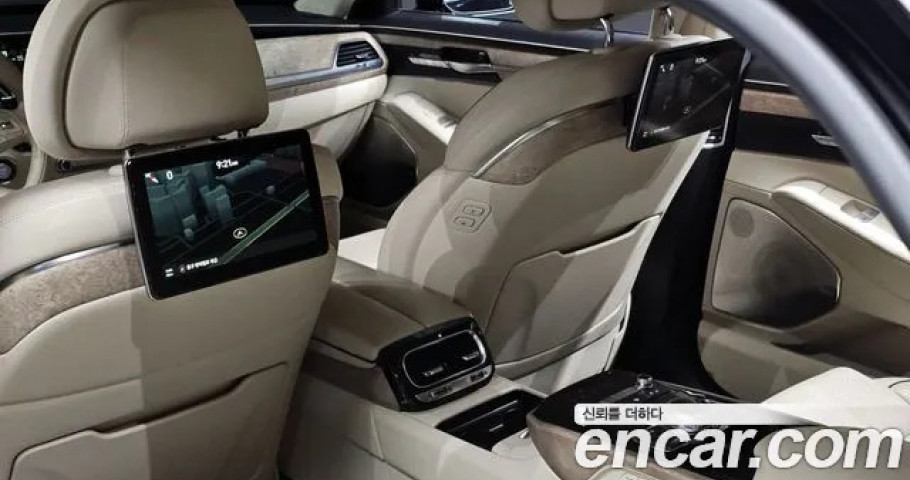Genesis G90 