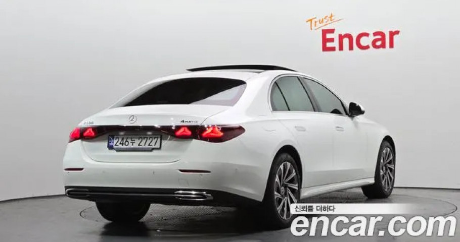 Mercedes-Benz E-Class 
