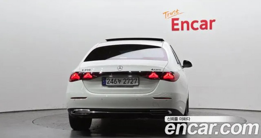 Mercedes-Benz E-Class 