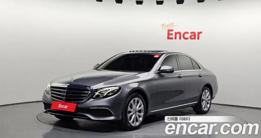 Mercedes-Benz E-Class 