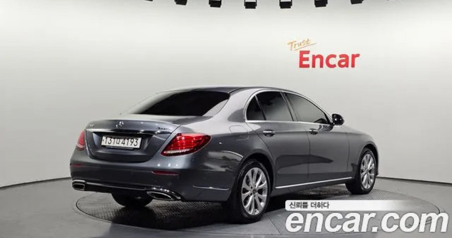 Mercedes-Benz E-Class 
