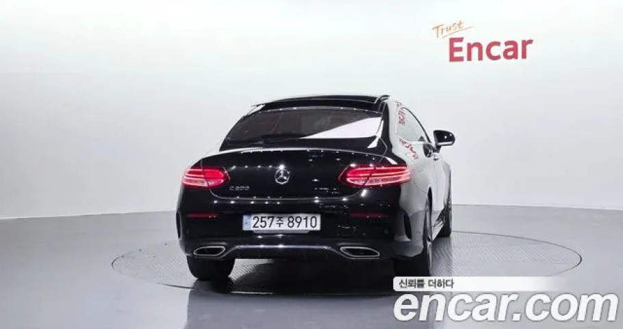 Mercedes-Benz C-Class 