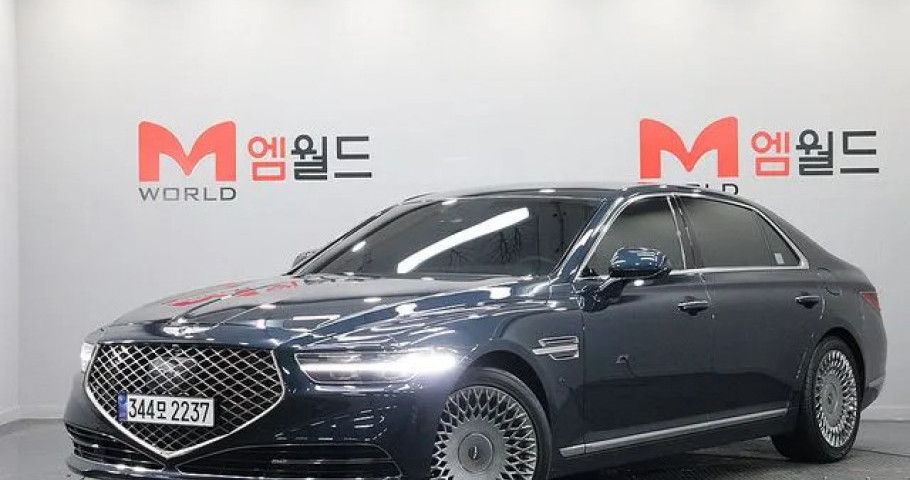 Genesis G90 