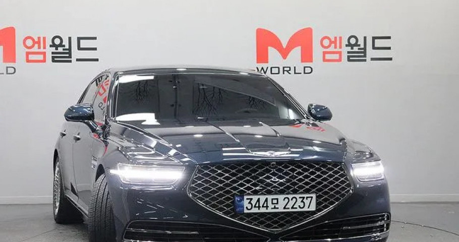 Genesis G90 