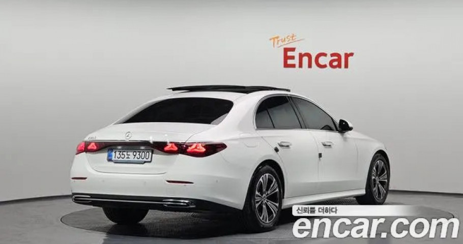 Mercedes-Benz E-Class 